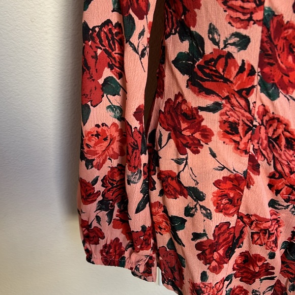 BEACH RIOT, Floral Open Back Romper Size Medium Pink/Red - Picture 5 of 5